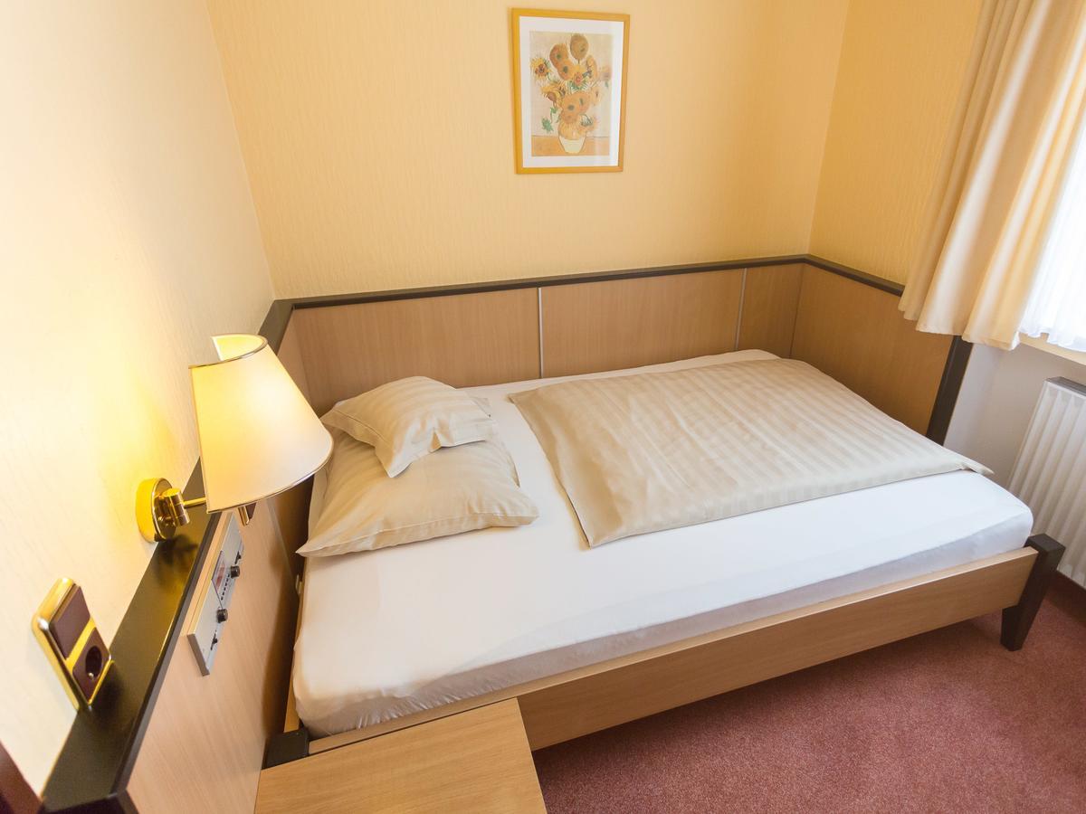 Stadt-Gut-Hotel Siegboot Siegen Eksteriør bilde